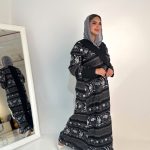 عباية سوداء من قماش اللينن الصيفي بتطريز يدوي فاخر