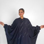 عبايات نسائية كحلي بتطريز فضي